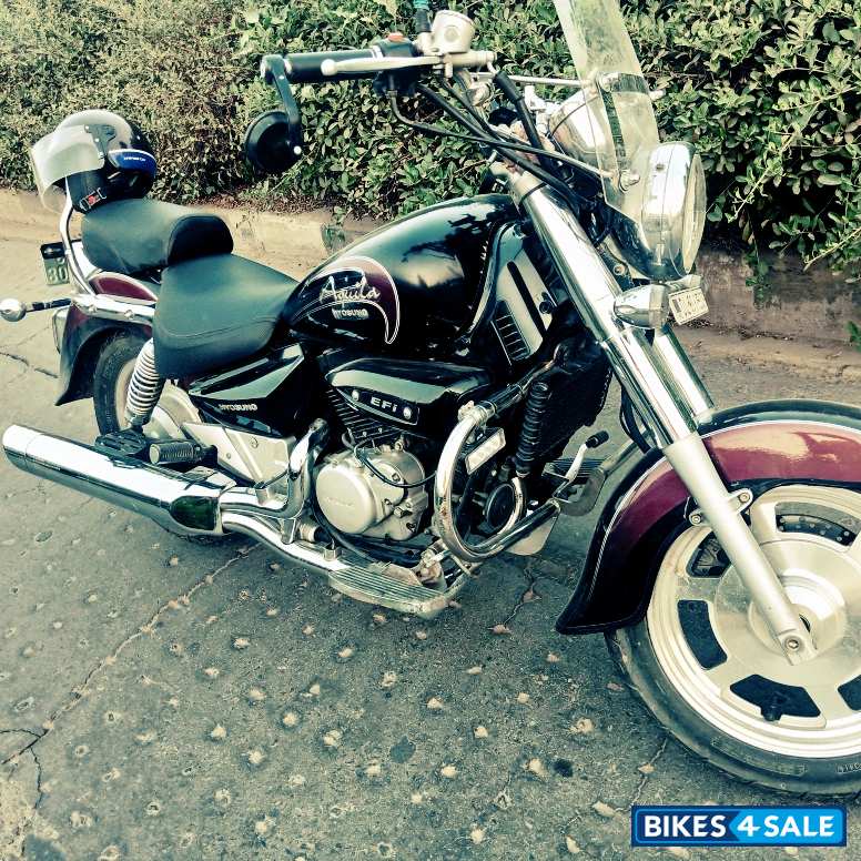 Hyosung Aquila GV250