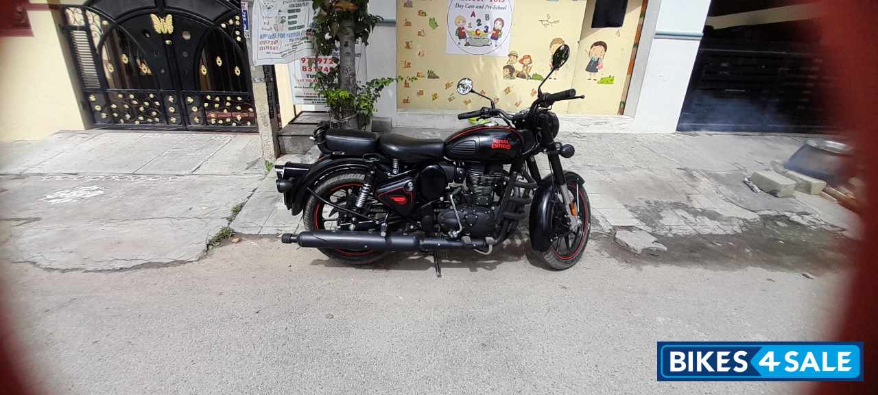 Black Royal Enfield Classic Stealth Black