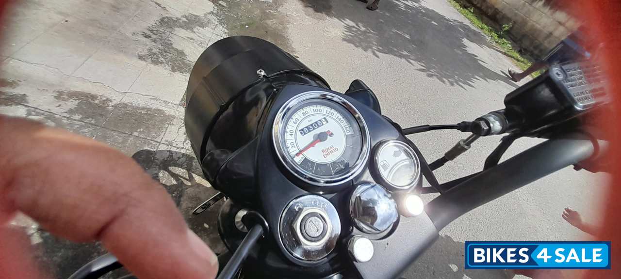 Black Royal Enfield Classic Stealth Black