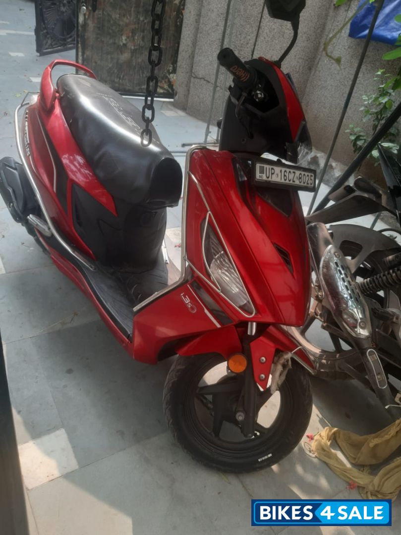 Red Hero Maestro Edge 125