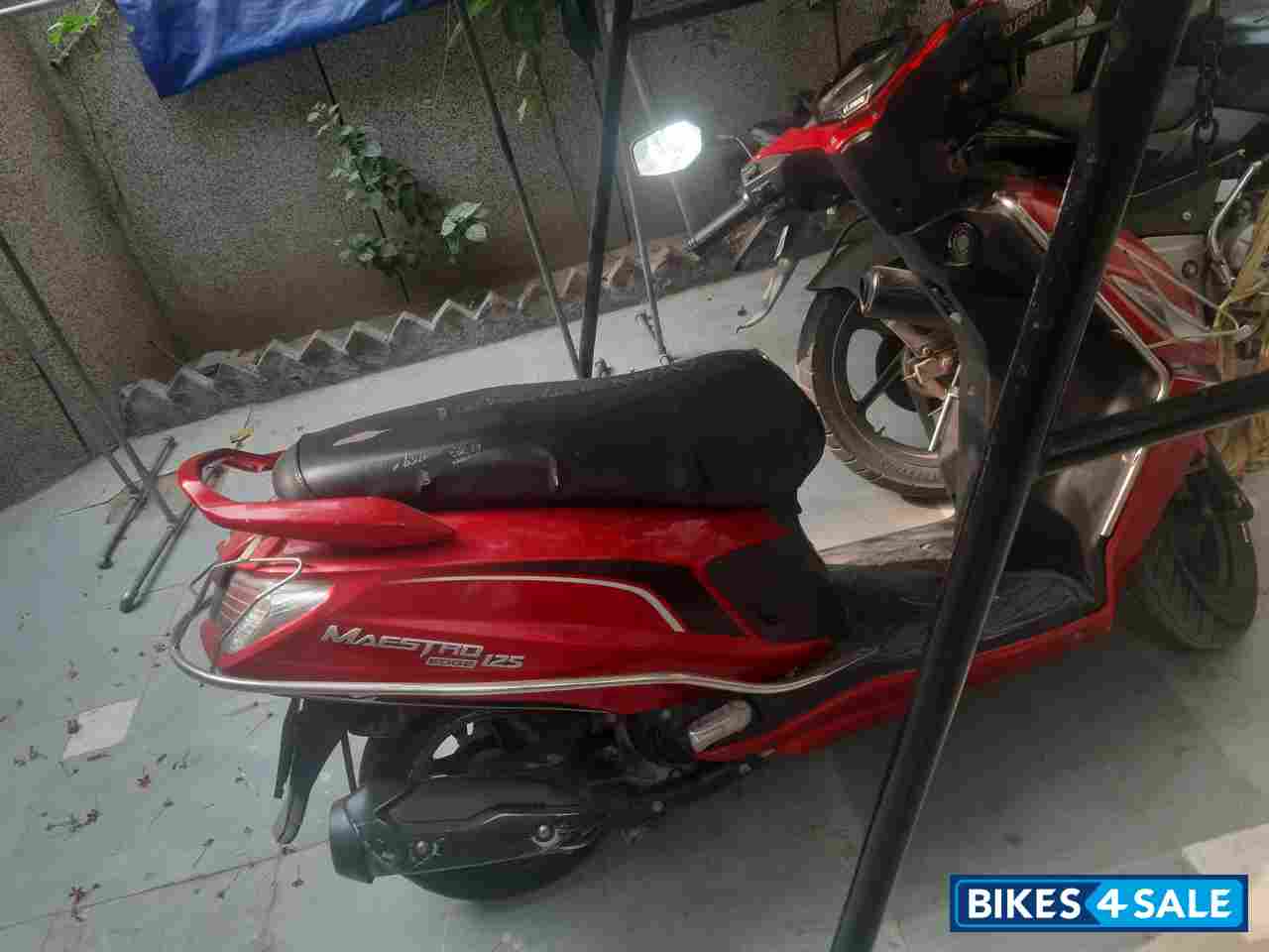 Red Hero Maestro Edge 125