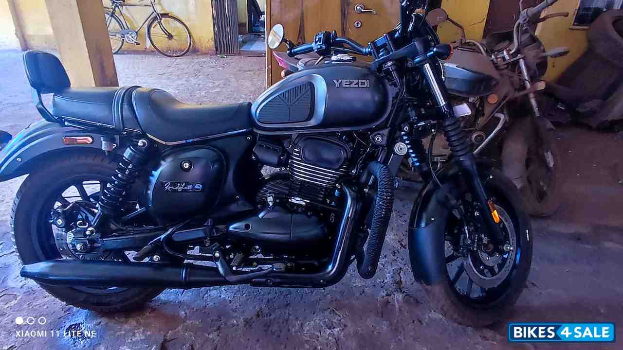 Black Jawa  Road stat