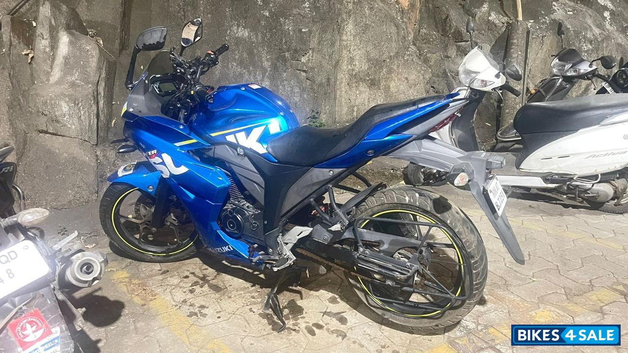 Blue Sports Suzuki Gixxer SF