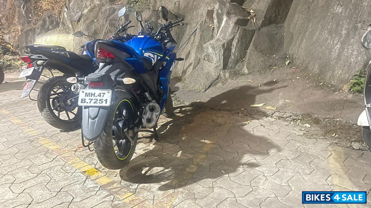 Blue Sports Suzuki Gixxer SF