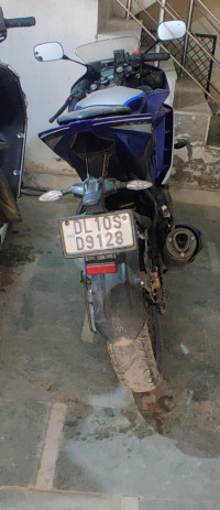 Deep Purplish Blue Yamaha YZF R15 V2