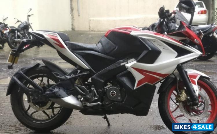 Bajaj Pulsar RS 200