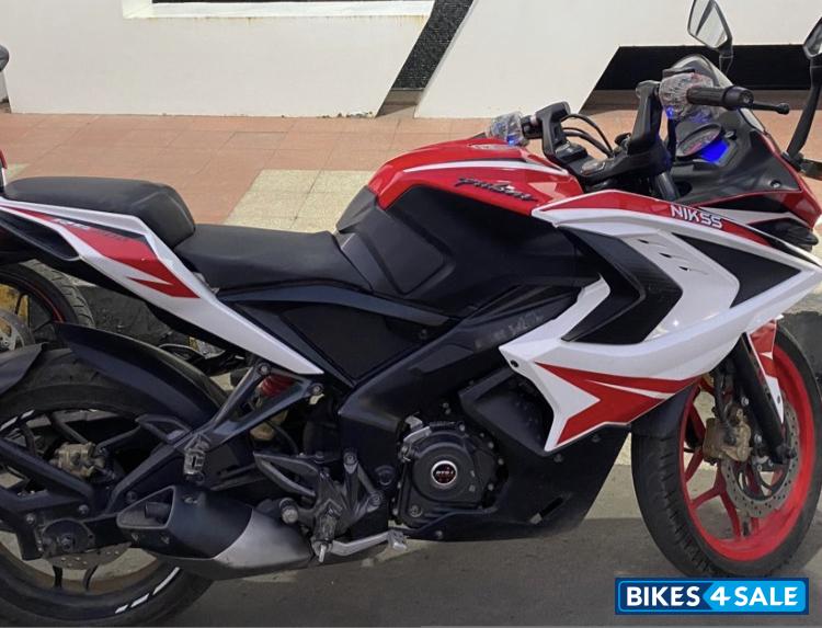 Bajaj Pulsar RS 200