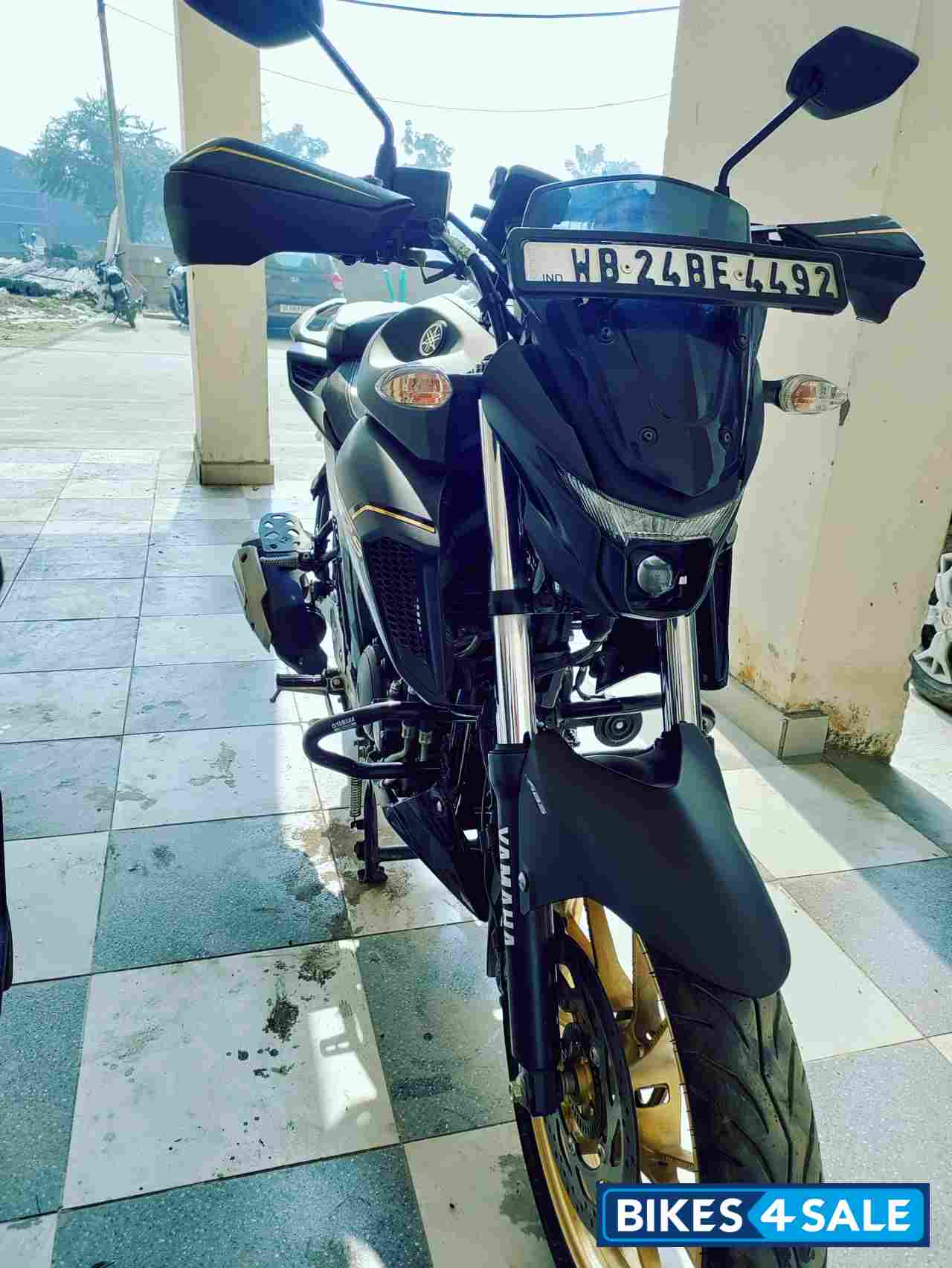 Grey Yamaha FZS 25 BS6