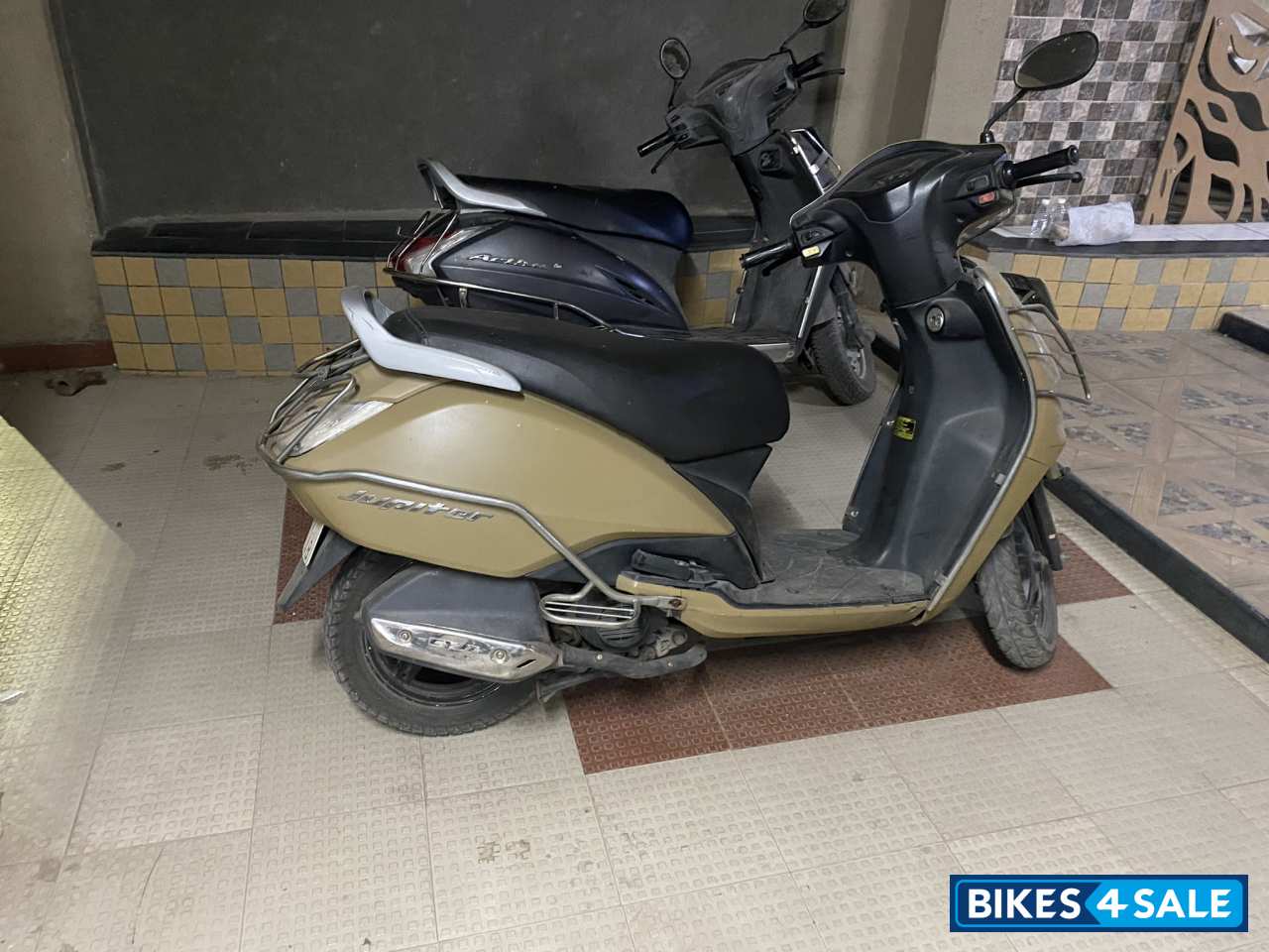 Matt Beige TVS Jupiter Matt Beige TVS Jupiter