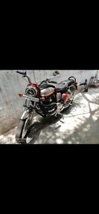 Red Royal Enfield Bullet Electra 5S
