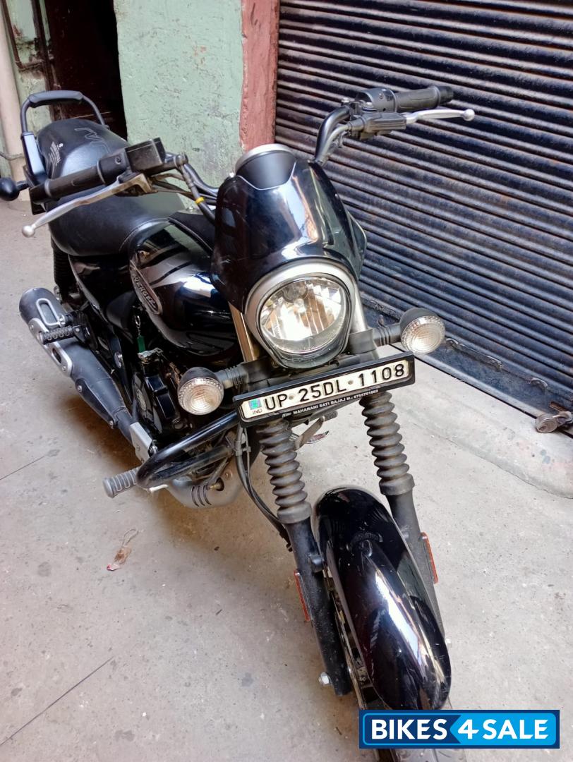 Black Bajaj Avenger Street 160 BS6
