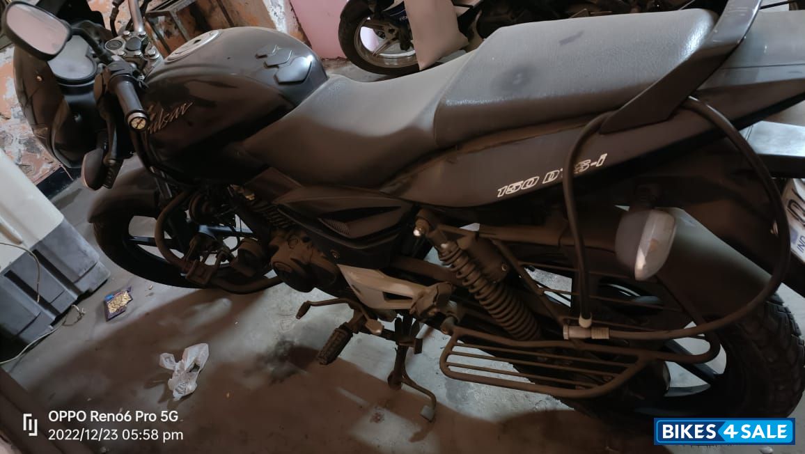 Black Bajaj Pulsar 150 DTSi Black Bajaj Pulsar 150 DTSi