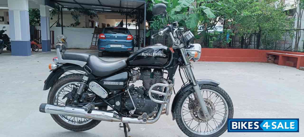 Black Royal Enfield Thunderbird 350