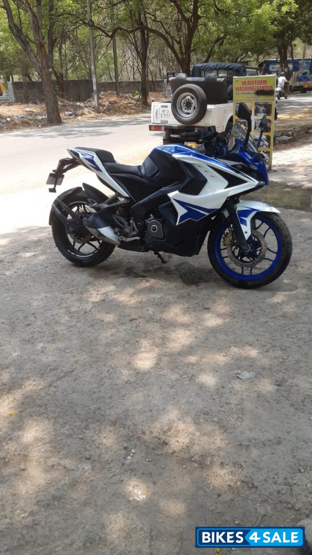 Bajaj Pulsar RS 200