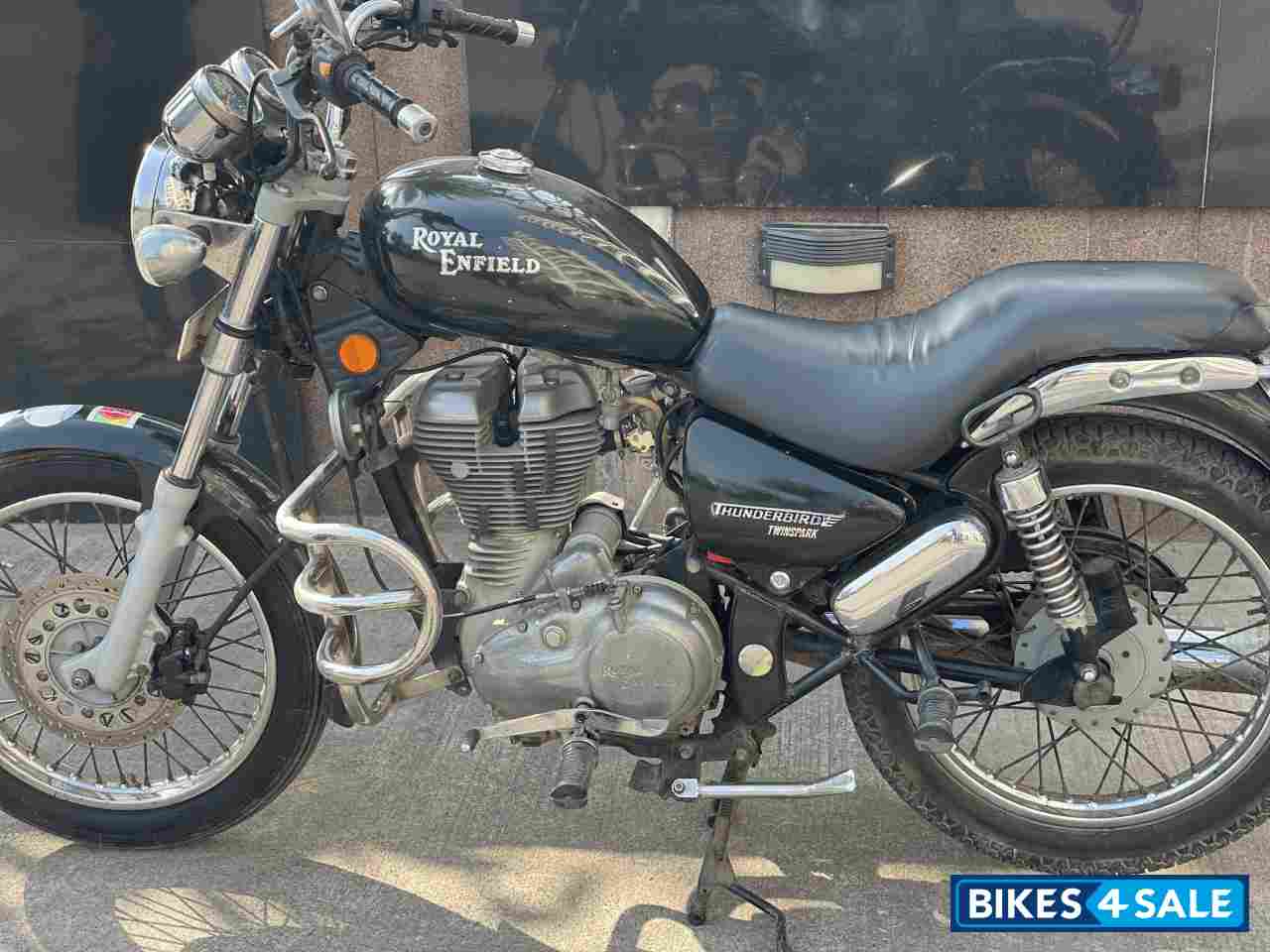 Black Royal Enfield Thunderbird TwinSpark 350