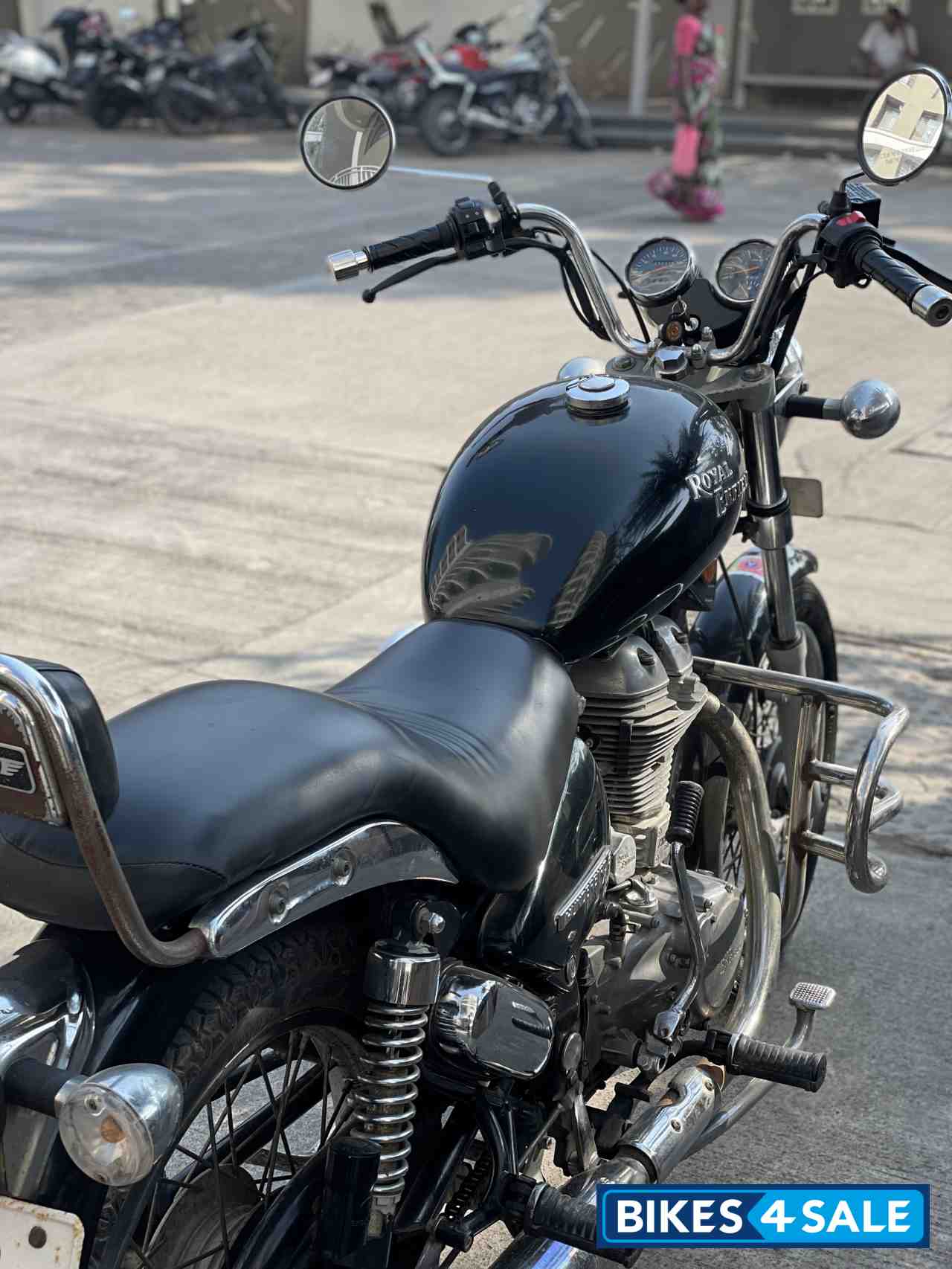 Black Royal Enfield Thunderbird TwinSpark 350