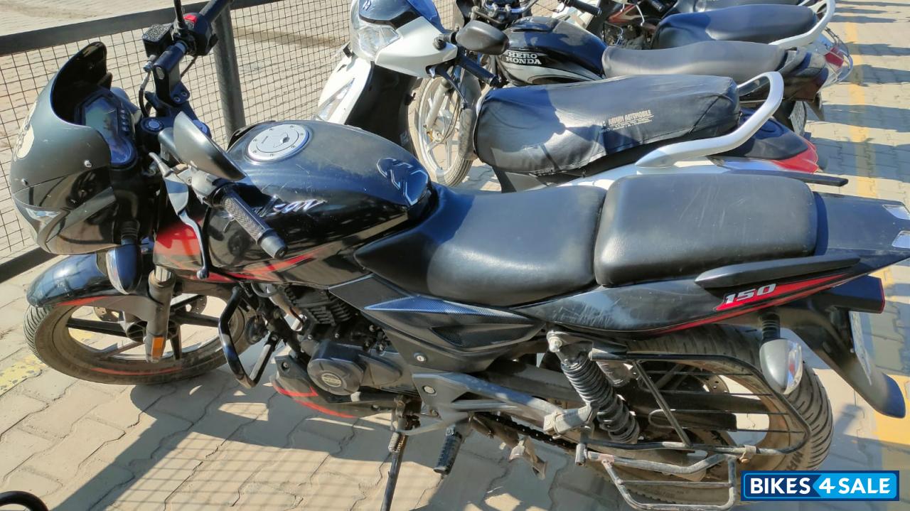 Ebony Red Black Bajaj Pulsar 150 Twin Disc BS6