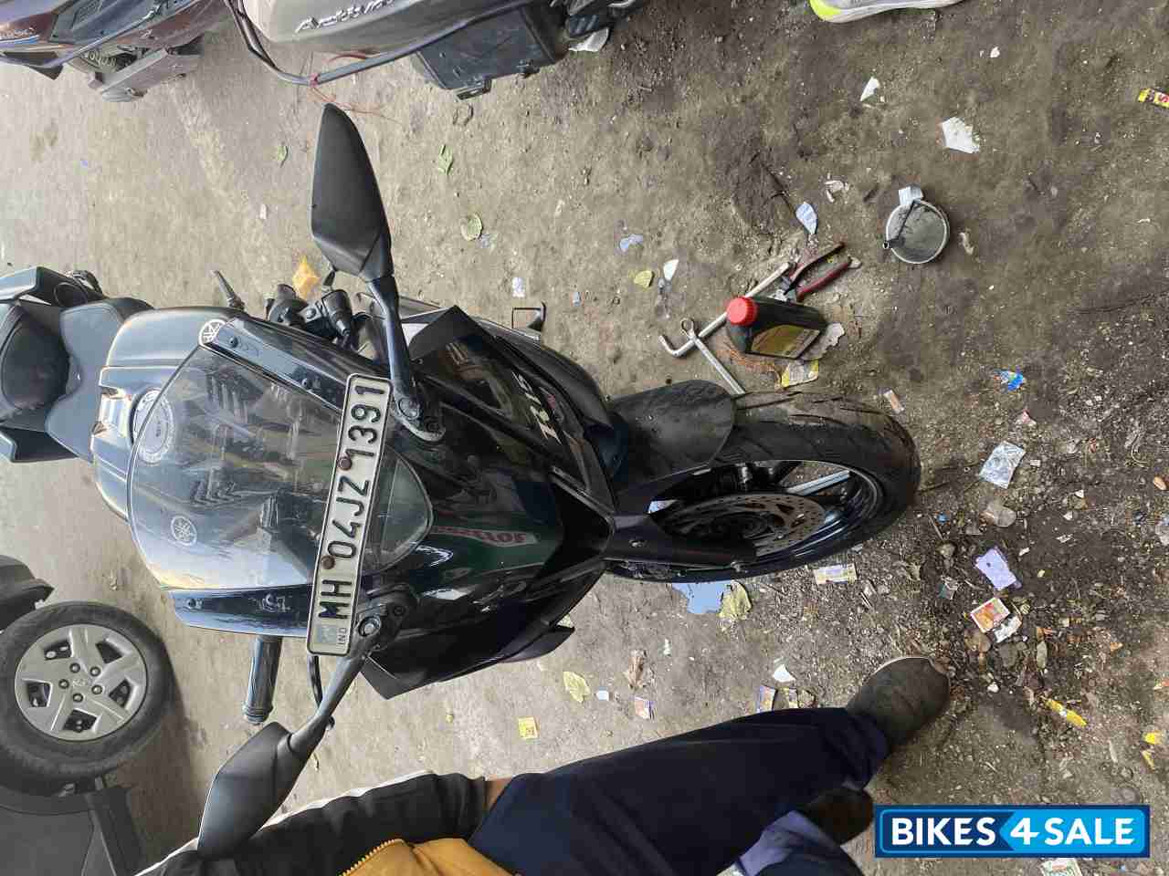 Dark Knight Black Yamaha YZF R15 V3