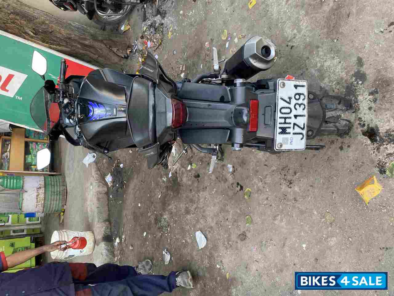 Dark Knight Black Yamaha YZF R15 V3