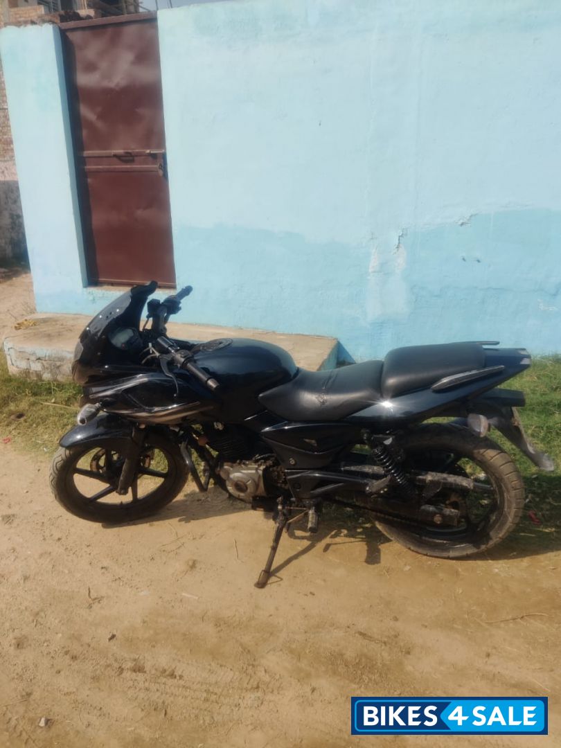 Bajaj Pulsar 220F