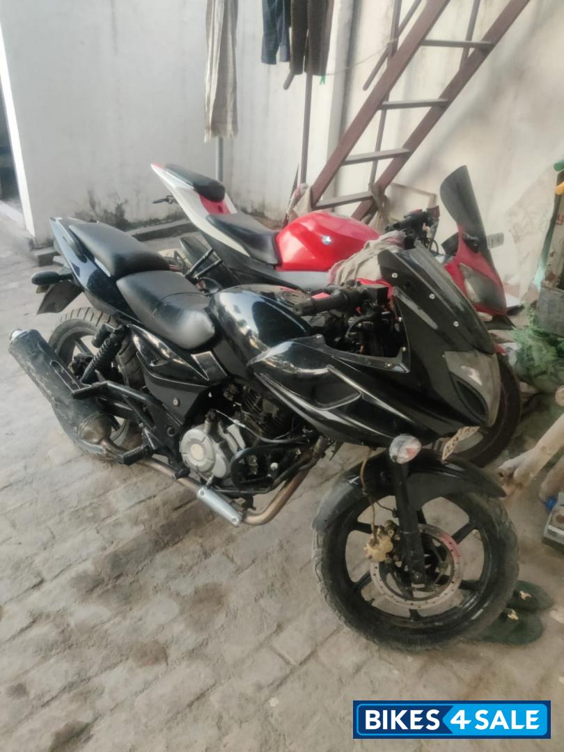 Bajaj Pulsar 220F