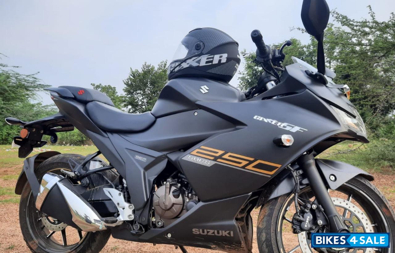 Matte Black Suzuki Gixxer SF 250 BS6
