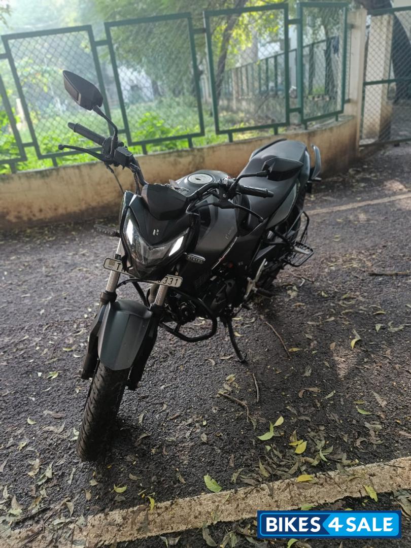 Stealth Black Hero Xtreme 160R Stealth Edition