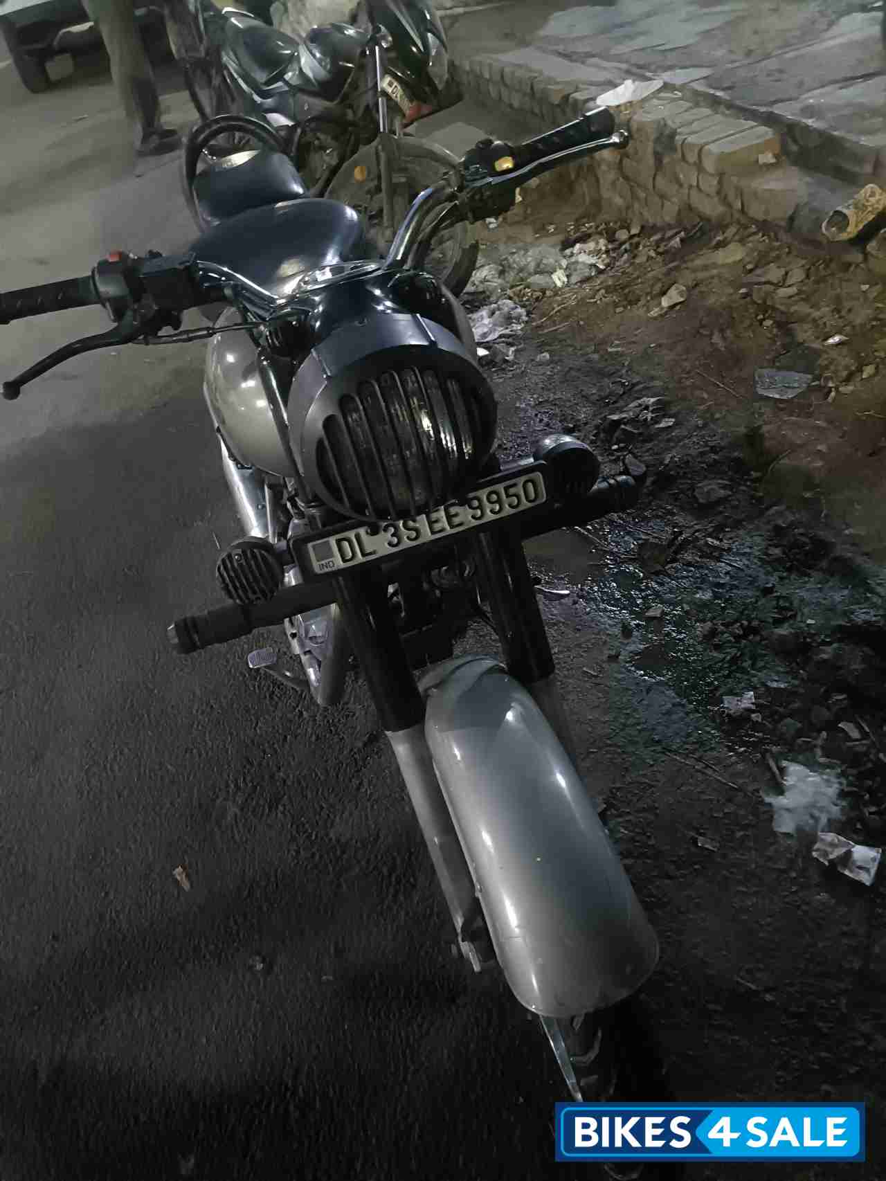 Gun Metal Grey Royal Enfield Classic Gunmetal Grey