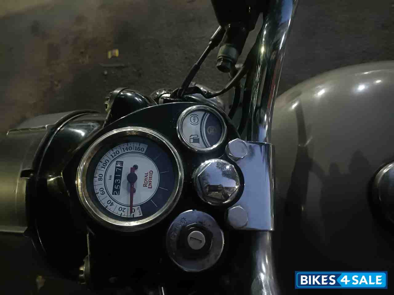 Gun Metal Grey Royal Enfield Classic Gunmetal Grey