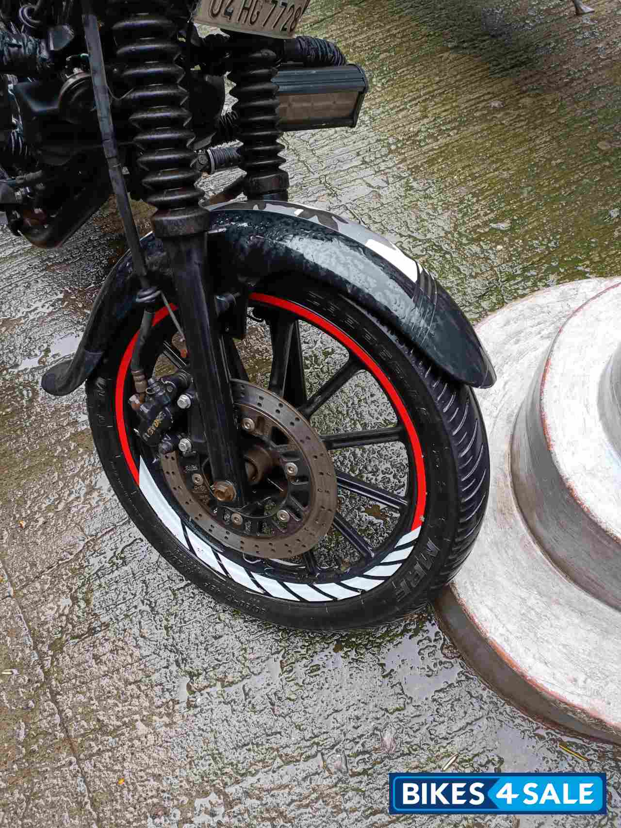 Black Bajaj Avenger Street 220