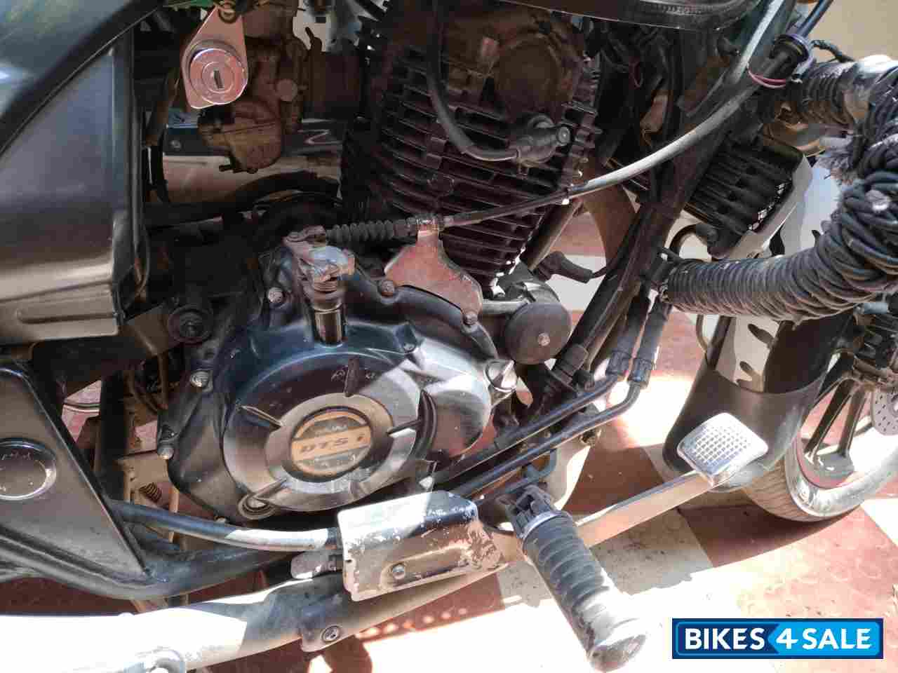 Black Bajaj Avenger Street 220