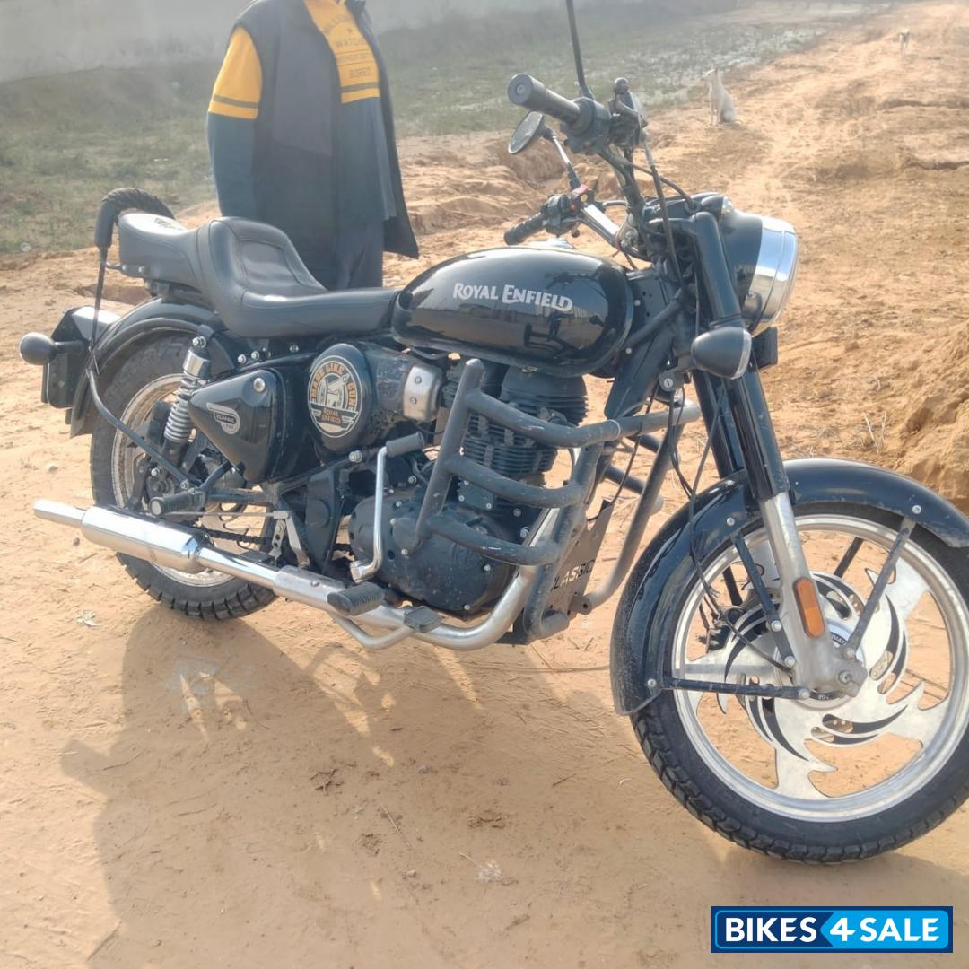 Black Royal Enfield Classic 350 Single Channel BS6