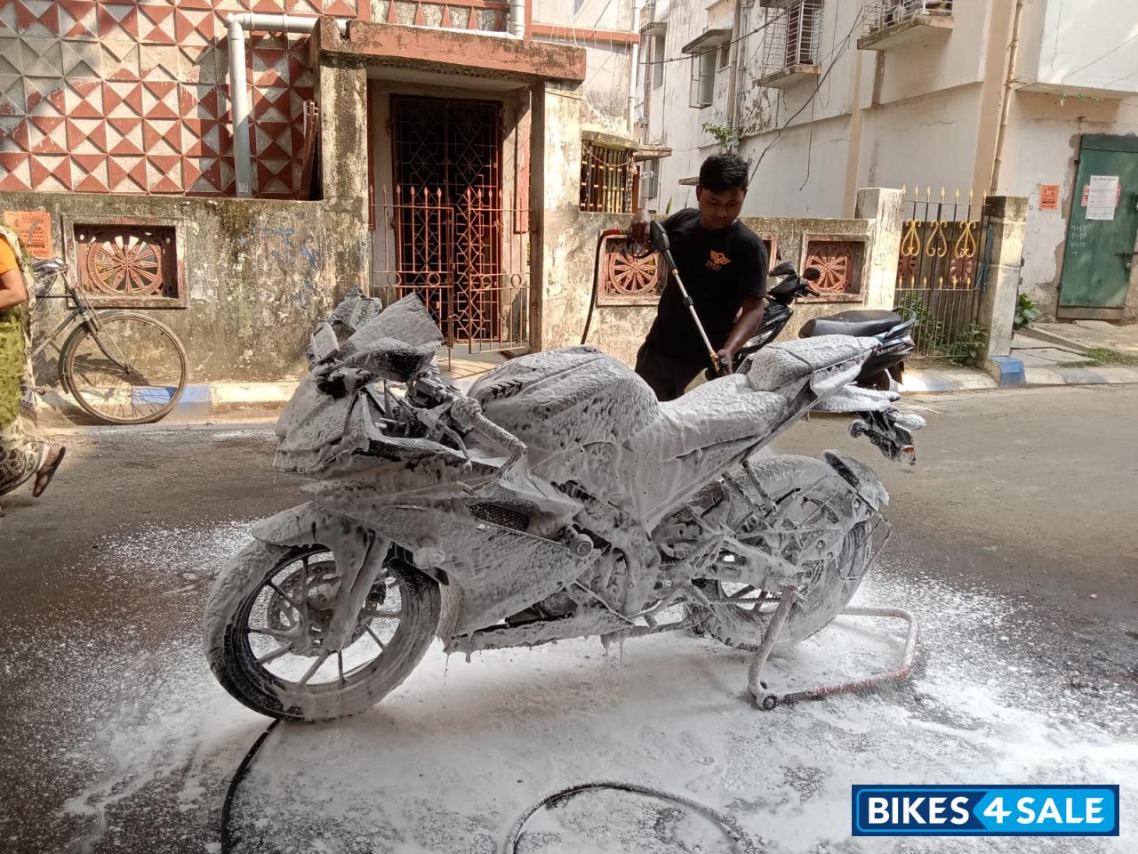 Matte Black Yamaha YZF R15 V3 BS6