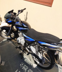 Blue Bajaj Discover 125