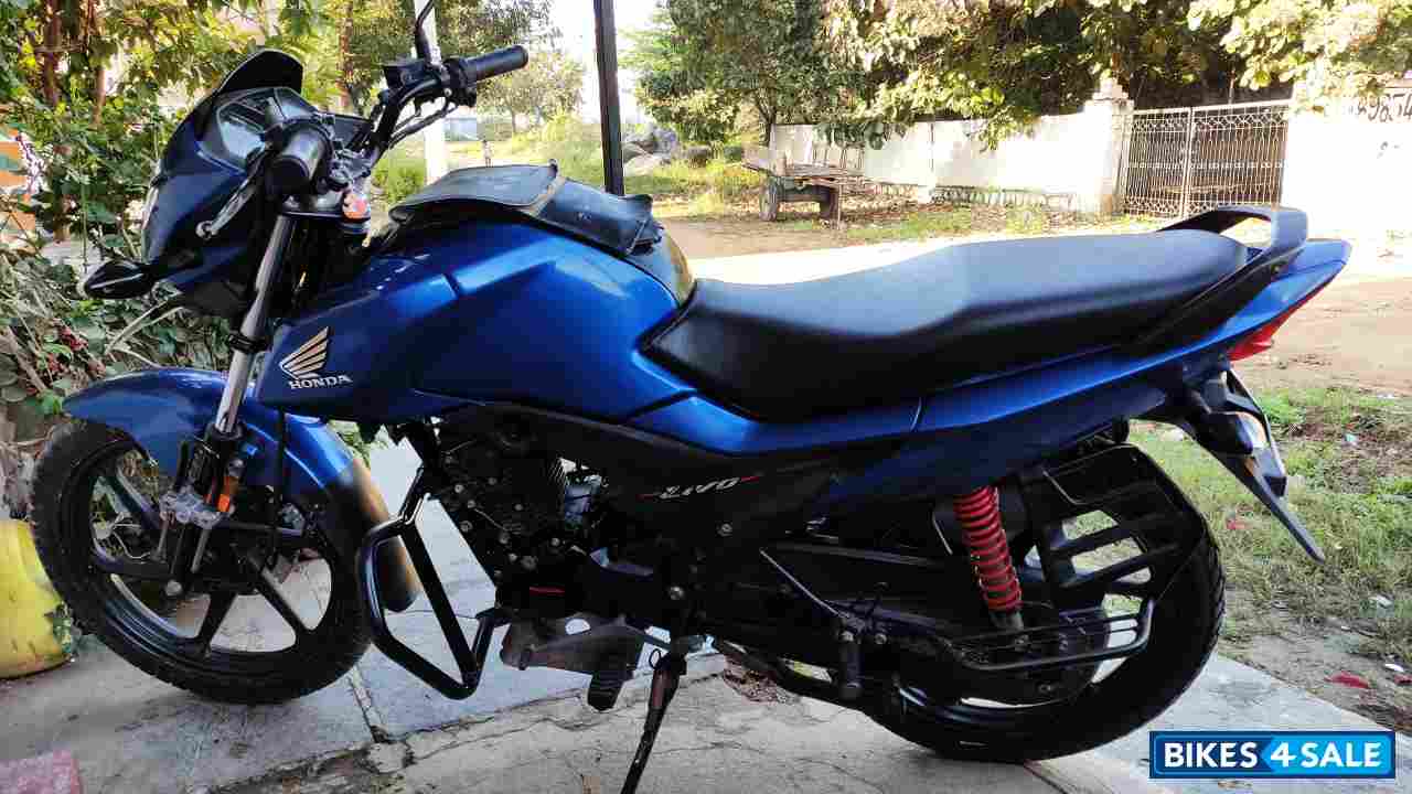 Blue Honda Livo 110