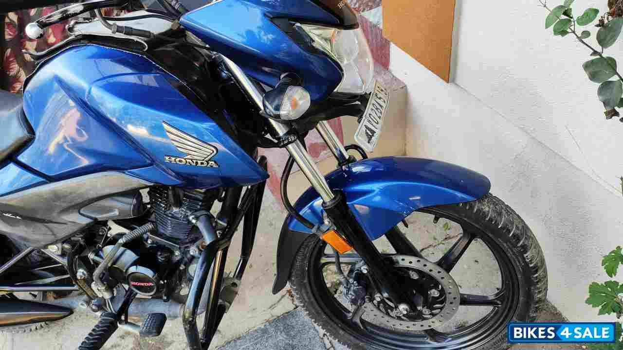 Blue Honda Livo 110 Blue Honda Livo 110