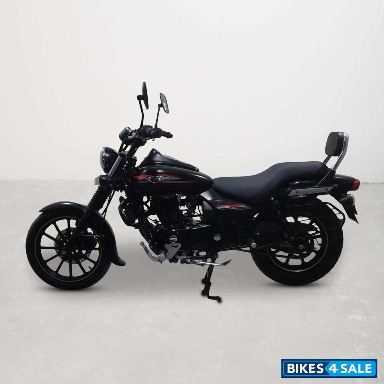 Bajaj Avenger Street 220