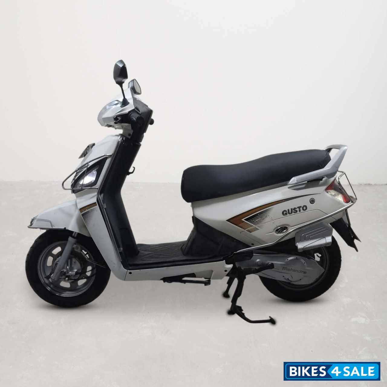 Mahindra Gusto