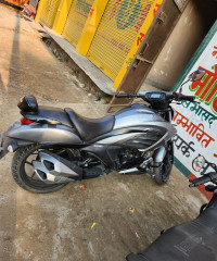 Suzuki Intruder 150
