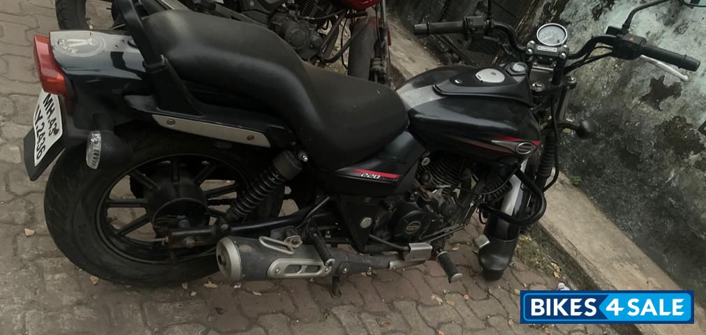 Bajaj Avenger Street 220