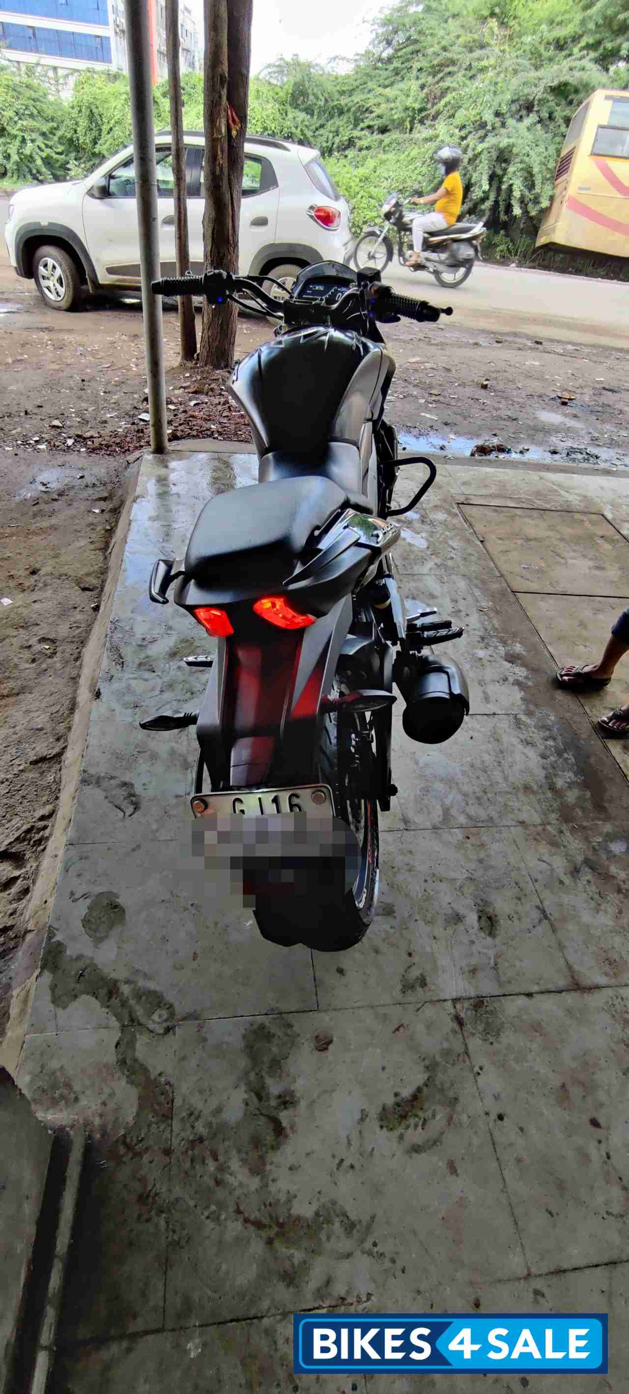 Grey Bajaj Dominar 400 Disc