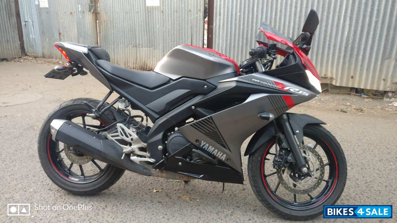 Red Yamaha YZF R15 V3 Red Yamaha YZF R15 V3