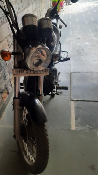 Black Royal Enfield Thunderbird 350