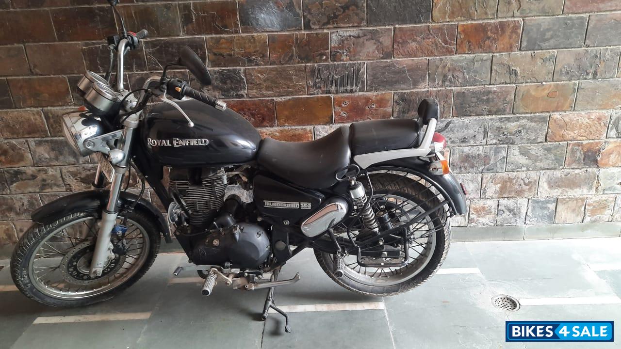 Black Royal Enfield Thunderbird 350