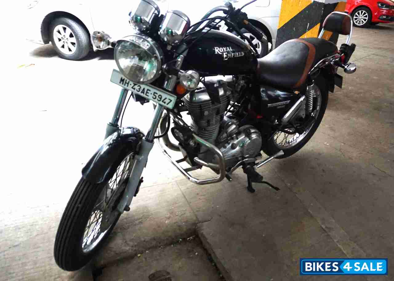 Glossy Black Royal Enfield Thunderbird TwinSpark 350 Glossy Black Royal Enfield Thunderbird TwinSpark 350