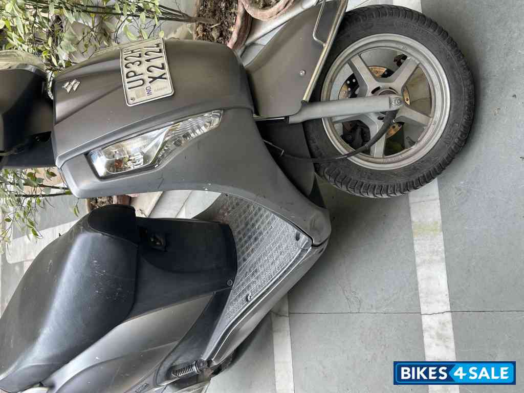 Matt Silver Suzuki Access 125 BS6