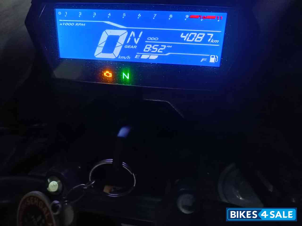 Matte Black Hero Xtreme 160R Stealth Edition