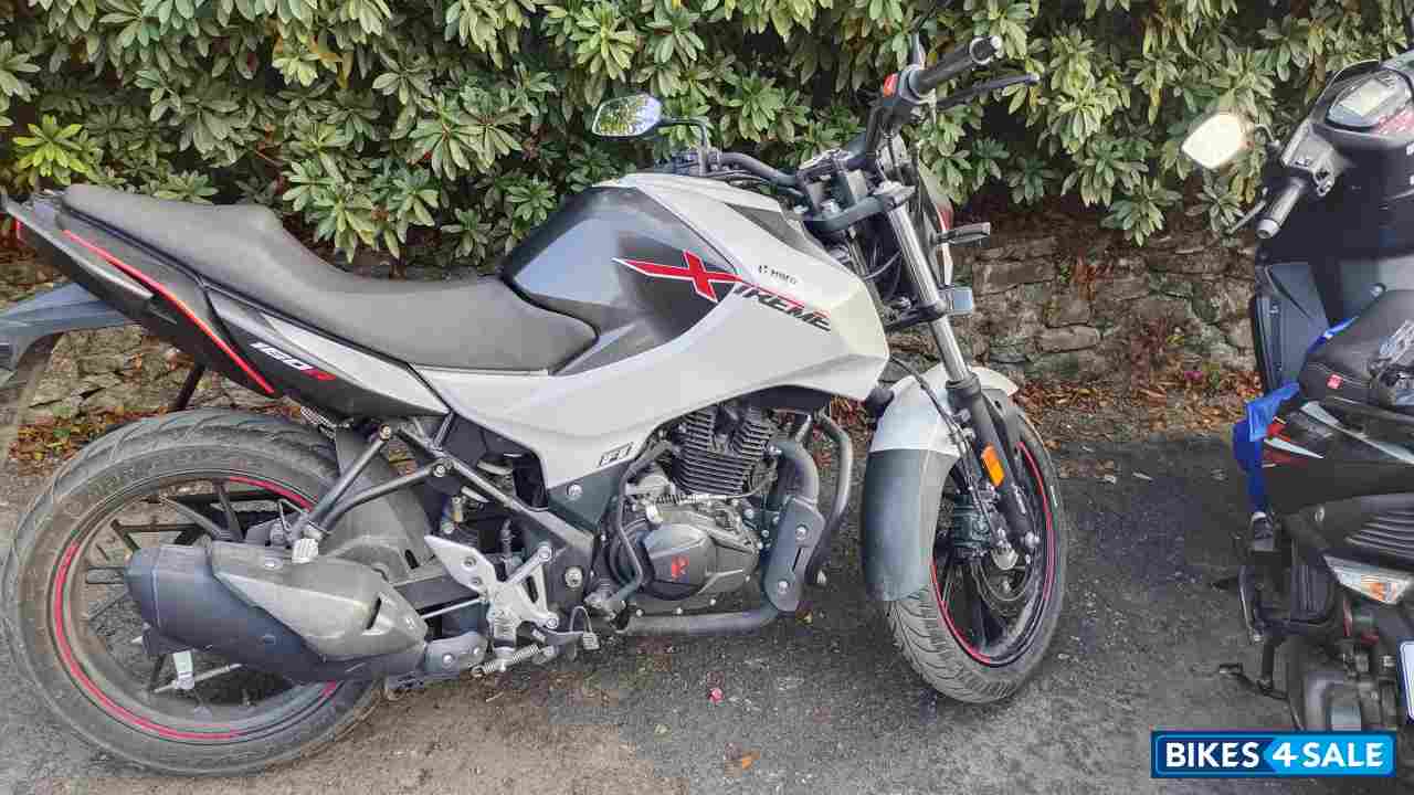 Pearl Silver White Hero Xtreme 160R BS6
