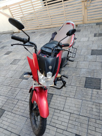 Red Yamaha Saluto 125