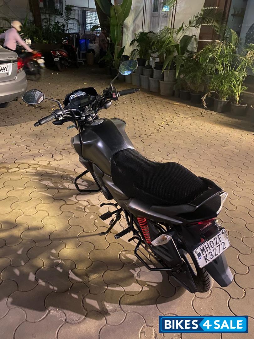 Matte Black Honda Shine BS6